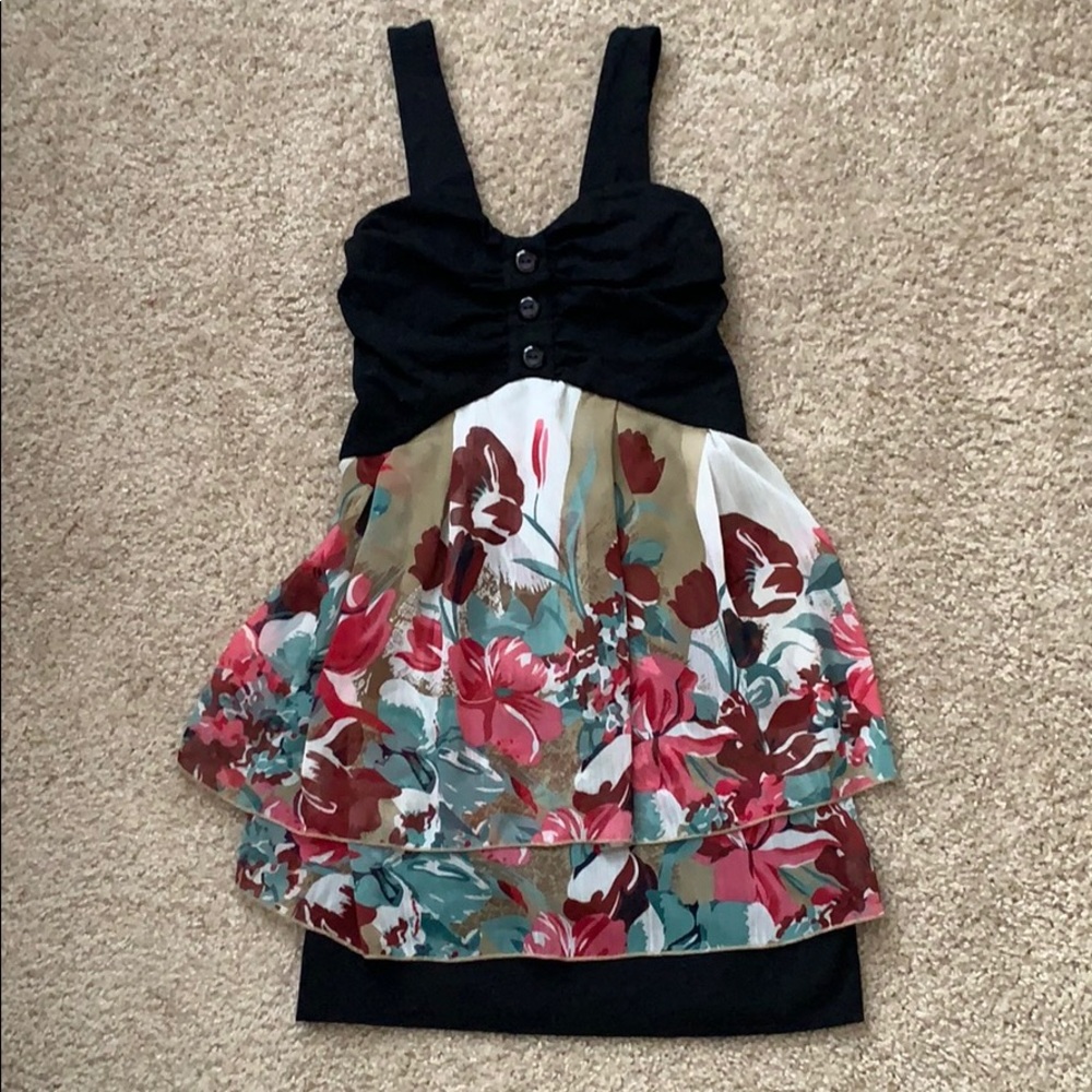 NWT Beautiful Spring/Summer Floral Mini Dress